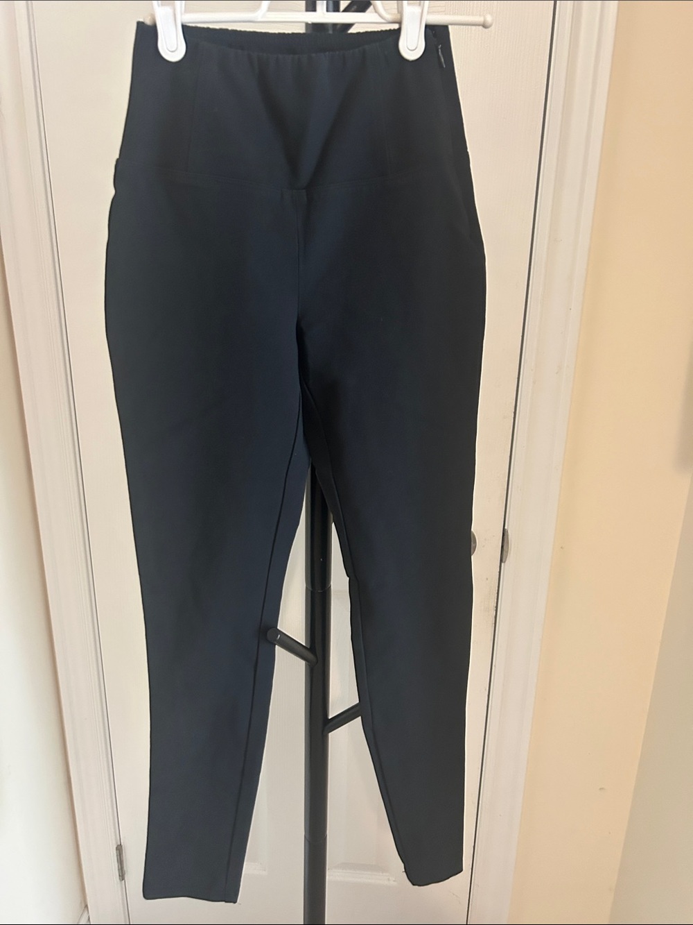 Wilfred Black Slim High-Rise Ponte Pants
